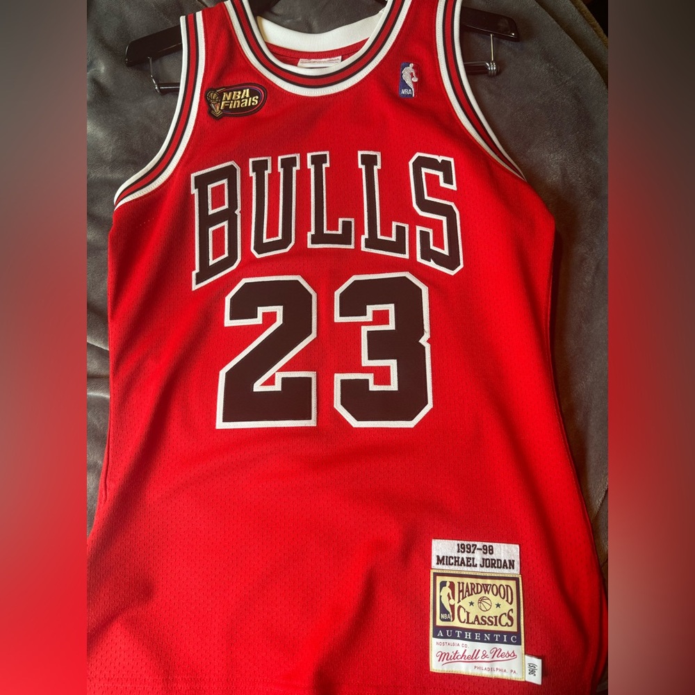 Mitchell & Ness Authentic Michael Jordan 97-98 Finals… - Gem
